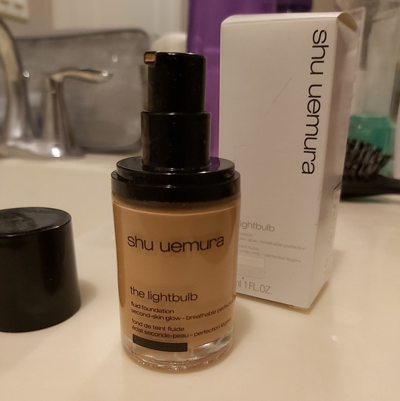Shu Uemura The Lightbulb Fluid Foundation - Picture 5 of 6
